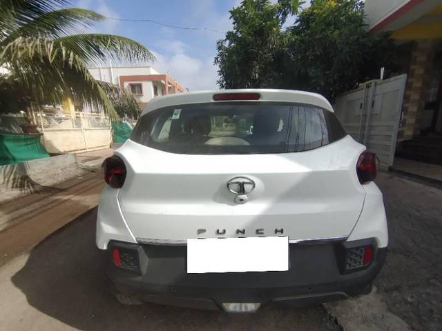 https://images10.gaadi.com/usedcar_image/4156130/original/processed_e247b703-0caf-4959-982c-ab3a4f7a63a8.jpg?imwidth=6402