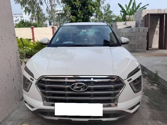 https://images10.gaadi.com/usedcar_image/4156234/original/processed_b9a7ed84-c92d-4577-a336-af662cf8b68c.jpeg?imwidth=6400