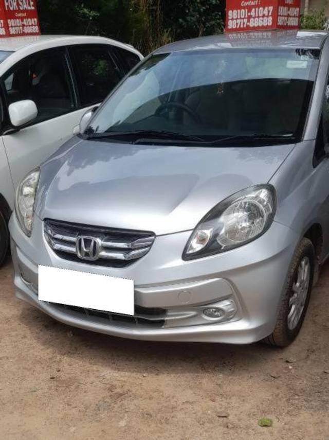 https://images10.gaadi.com/usedcar_image/4156307/original/processed_c523bf89-2600-4c40-8a9b-93cf13123bde.jpg?imwidth=6400