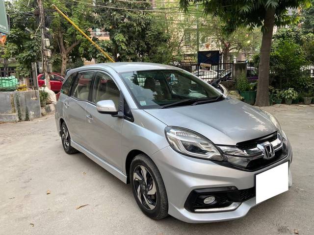 https://images10.gaadi.com/usedcar_image/4156323/original/processed_89f9421ea4deb7c71ec82c40b567c215.jpeg?imwidth=6400