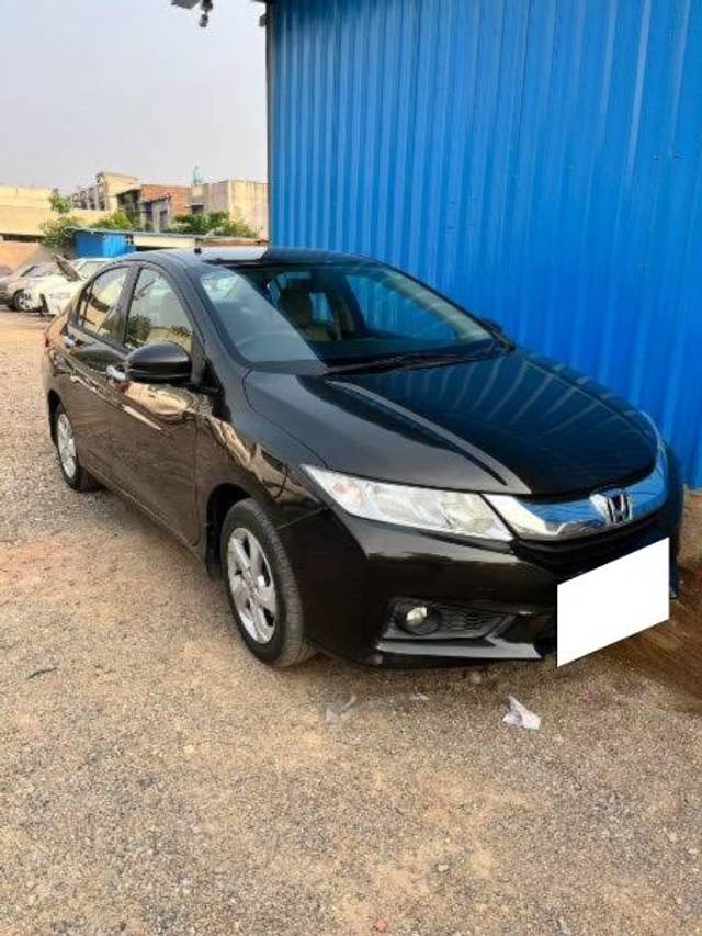 https://images10.gaadi.com/usedcar_image/4156336/original/processed_e64562d1-6ceb-4e6e-974c-1f319c511473.jpeg?imwidth=6400