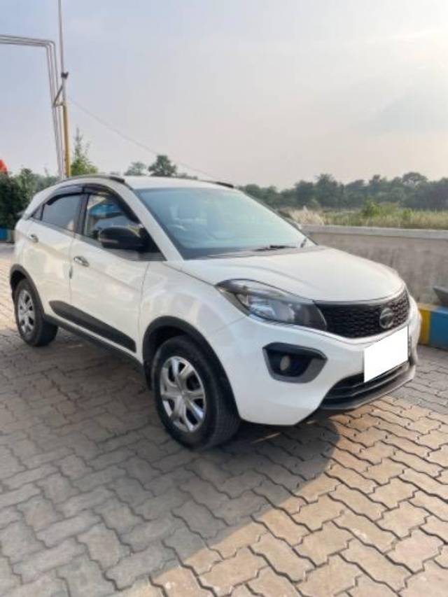 https://images10.gaadi.com/usedcar_image/4156356/original/processed_71b7d50f-20e5-4143-81fa-6d2f9ec7d25f.jpg?imwidth=6400