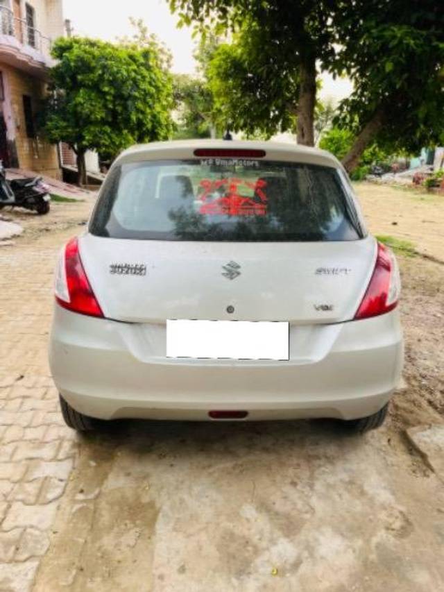 https://images10.gaadi.com/usedcar_image/4156396/original/processed_37f2d977-55fd-46c1-b5de-5f45aff427b2.jpg?imwidth=6402