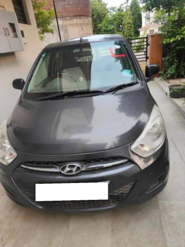 https://images10.gaadi.com/usedcar_image/4156454/original/processed_18e8c375-741d-40c6-a290-e7900a944da7.jpg?imwidth=6402