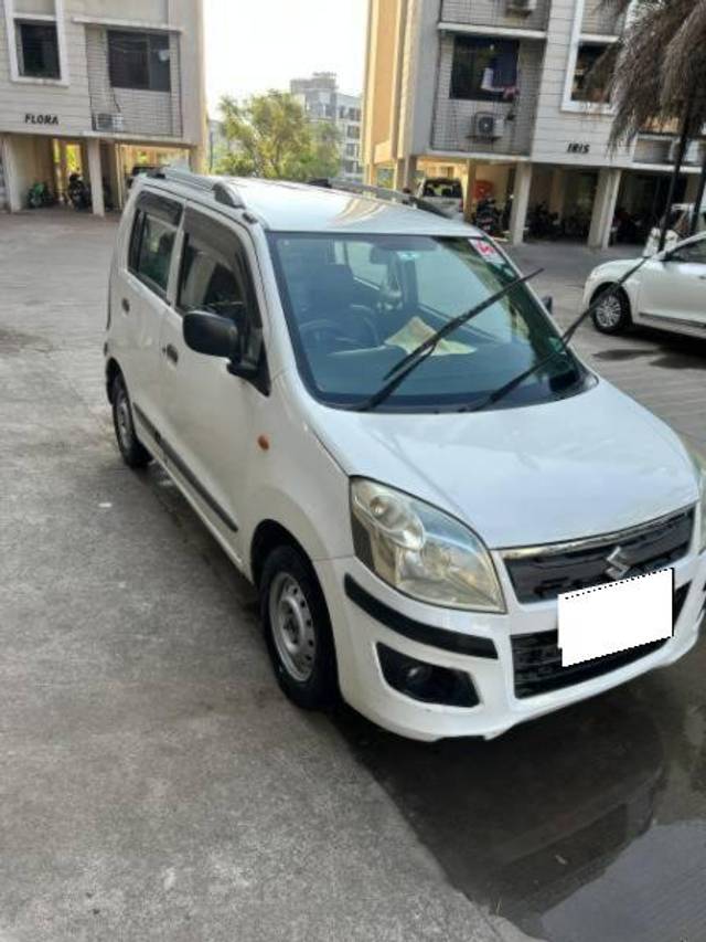 https://images10.gaadi.com/usedcar_image/4156490/original/processed_6d0e1a17-4ff4-4787-8e0e-56fe6d8e1b86.jpg?imwidth=6402