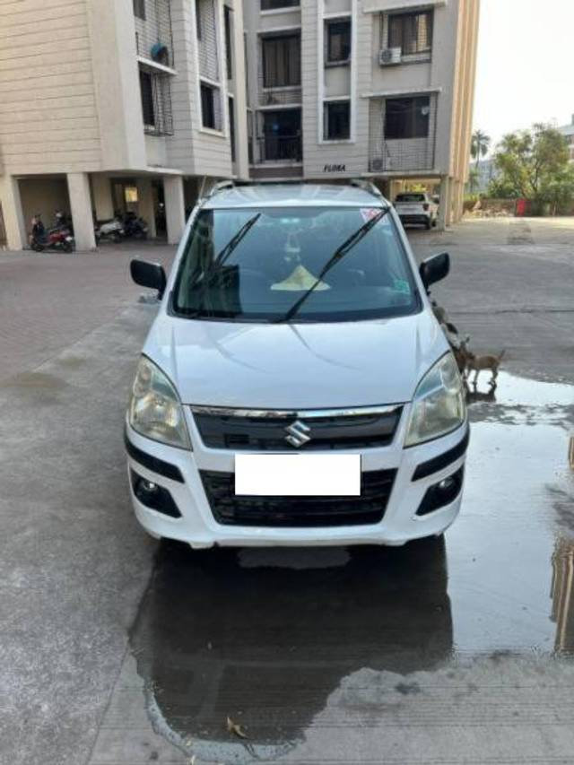 https://images10.gaadi.com/usedcar_image/4156490/original/processed_c943a7ea-c018-414b-8b76-a2293326dd2a.jpg?imwidth=6400