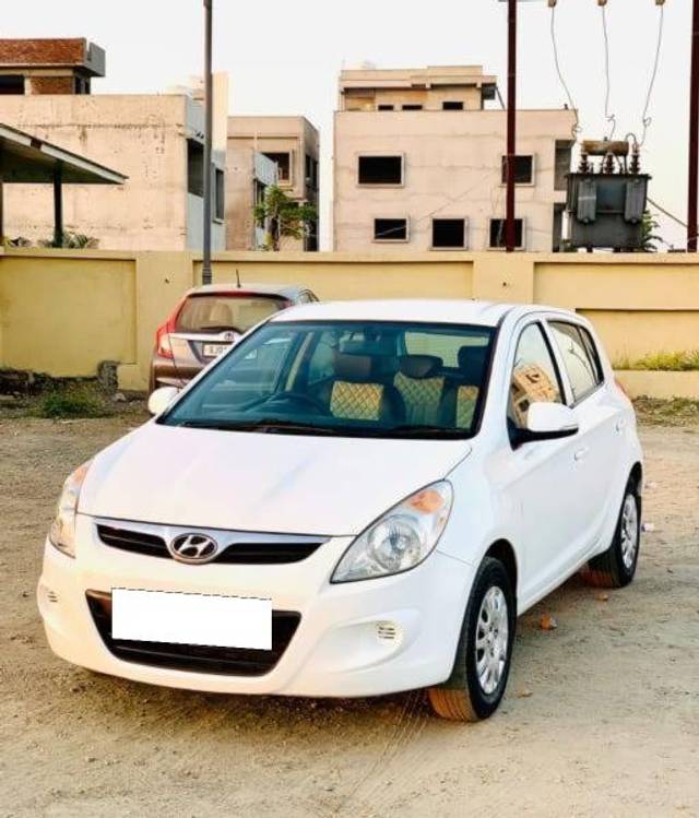 https://images10.gaadi.com/usedcar_image/4156520/original/processed_4622dd3d-b296-4327-9cc3-bf004a8cc85d.jpg?imwidth=6402