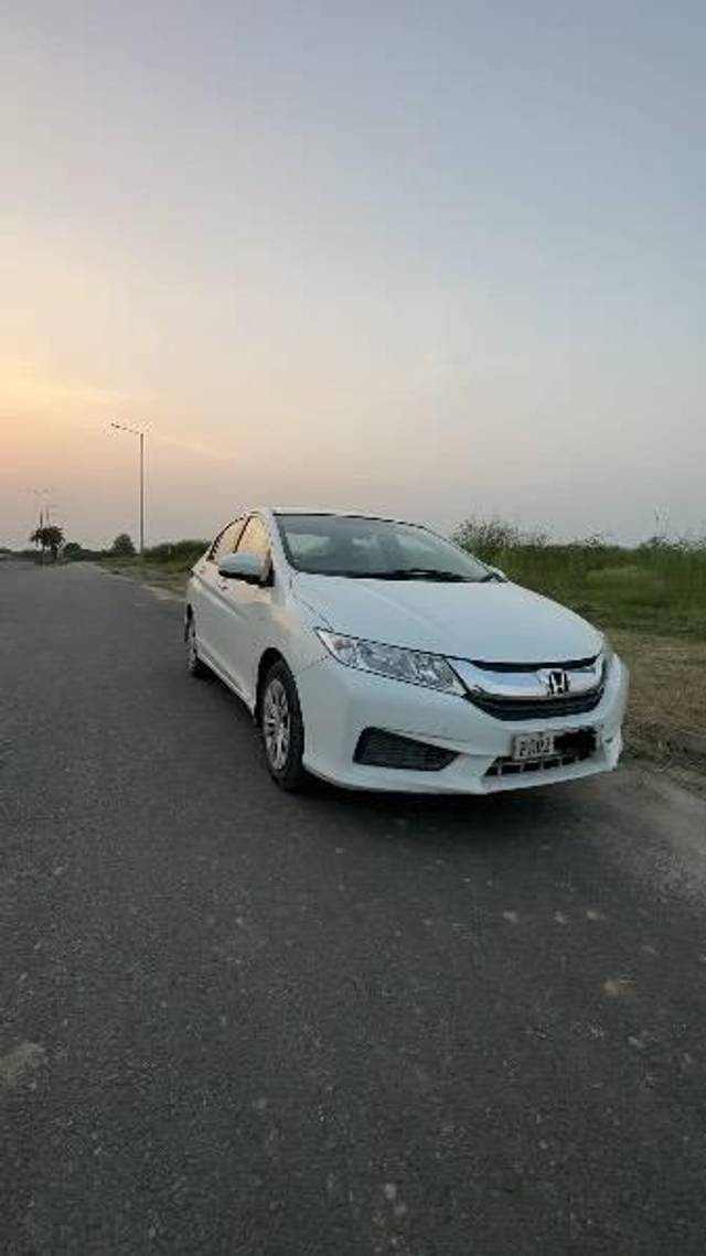 https://images10.gaadi.com/usedcar_image/4156526/original/processed_750c839c-472e-4242-9315-e0e53b1ca153.jpeg?imwidth=6400