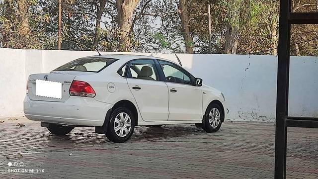 https://images10.gaadi.com/usedcar_image/4156636/original/processed_15dd8840-fcaf-4fca-8f34-77692ba5ffca.jpg?imwidth=6400