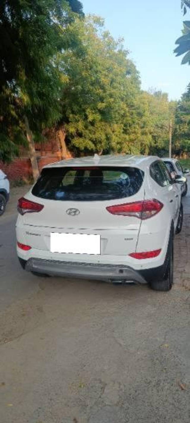 https://images10.gaadi.com/usedcar_image/4156735/original/processed_e7f6b188-8cbf-4660-828e-cd01547263c4.jpg?imwidth=6401