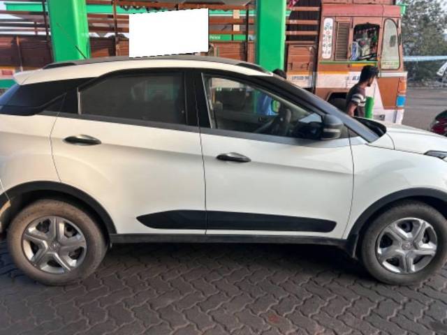 https://images10.gaadi.com/usedcar_image/4156776/original/processed_78744fae-7c1e-4a9a-80c9-2b05d7b20a7a.jpeg?imwidth=6401