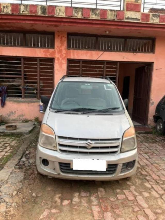 https://images10.gaadi.com/usedcar_image/4156876/original/processed_88ce0582-6037-48f3-a949-1dcdd08569bc.jpg?imwidth=6402