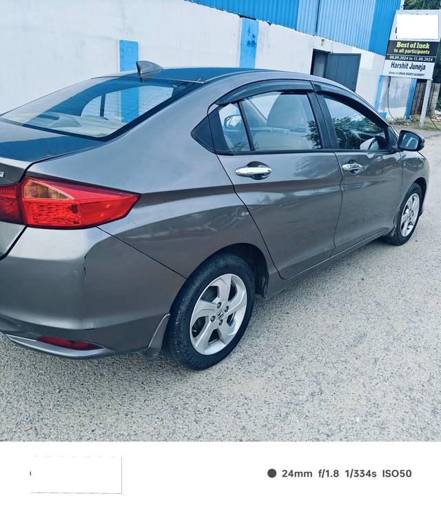 https://images10.gaadi.com/usedcar_image/4156911/original/processed_09dffa1e3a3bb72e26c8ed9129585cef.jpg?imwidth=6401