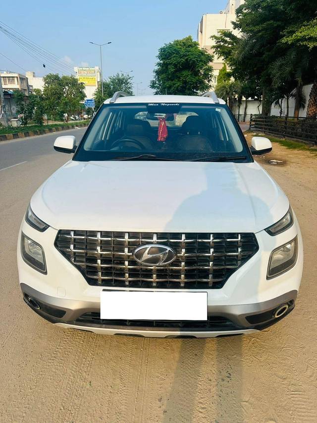 https://images10.gaadi.com/usedcar_image/4156917/original/processed_9d63242a6fcdb60168ed7049c7b87415.jpg?imwidth=6400