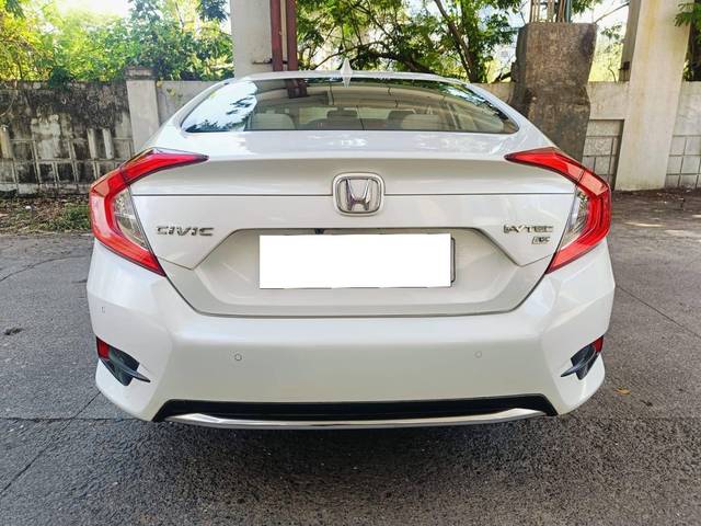 https://images10.gaadi.com/usedcar_image/4156939/original/processed_2246998d320992f478f991d015f7fff5.jpeg?imwidth=6401