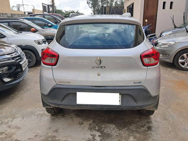 https://images10.gaadi.com/usedcar_image/4156949/original/processed_c5efafd6eb4b8ead20da25f020999a00.jpg?imwidth=6401