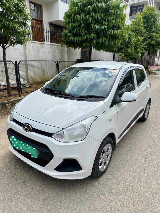 https://images10.gaadi.com/usedcar_image/4157006/original/processed_67562ac2b4101f1d92fe3189963c5cc0.jpg?imwidth=6402