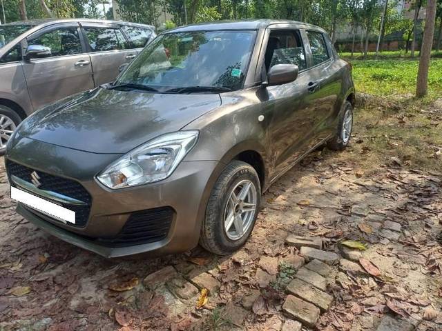 https://images10.gaadi.com/usedcar_image/4157065/original/processed_d8ed9c16-a9dd-4792-8628-38e20dde6553.jpg?imwidth=6400