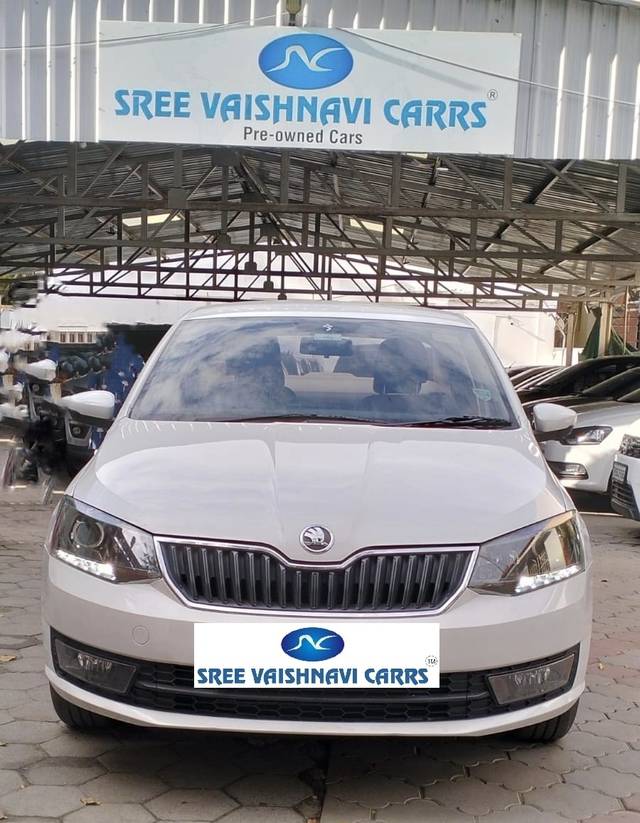 https://images10.gaadi.com/usedcar_image/4157249/original/200fefc0dd09df0d2e4cb17fe9927032.jpeg?imwidth=6400