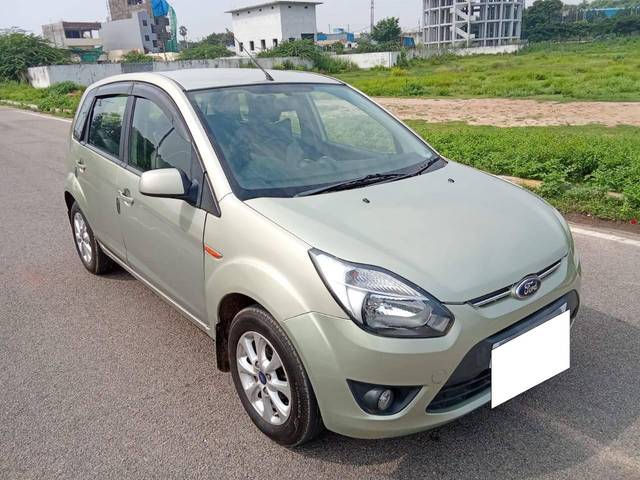 https://images10.gaadi.com/usedcar_image/4157438/original/processed_0d0e00e5304e8e1b6753126e9a3fd0fb.jpg?imwidth=6400