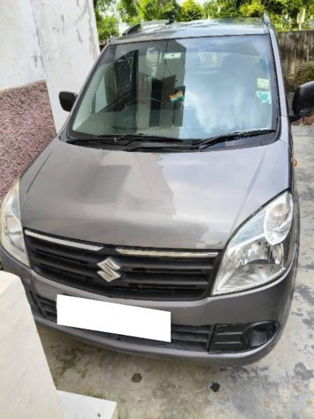 https://images10.gaadi.com/usedcar_image/4157444/original/processed_9309ae1e-8aa3-41c8-8750-e450f5447956.jpg?imwidth=6400