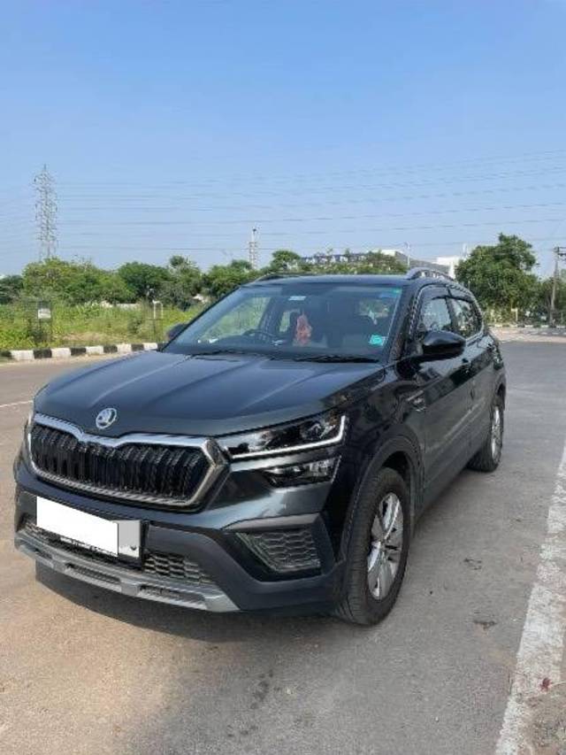 https://images10.gaadi.com/usedcar_image/4157528/original/processed_c5885ae3-54cb-4fc5-bc36-cd925fa021dd.jpg?imwidth=6401