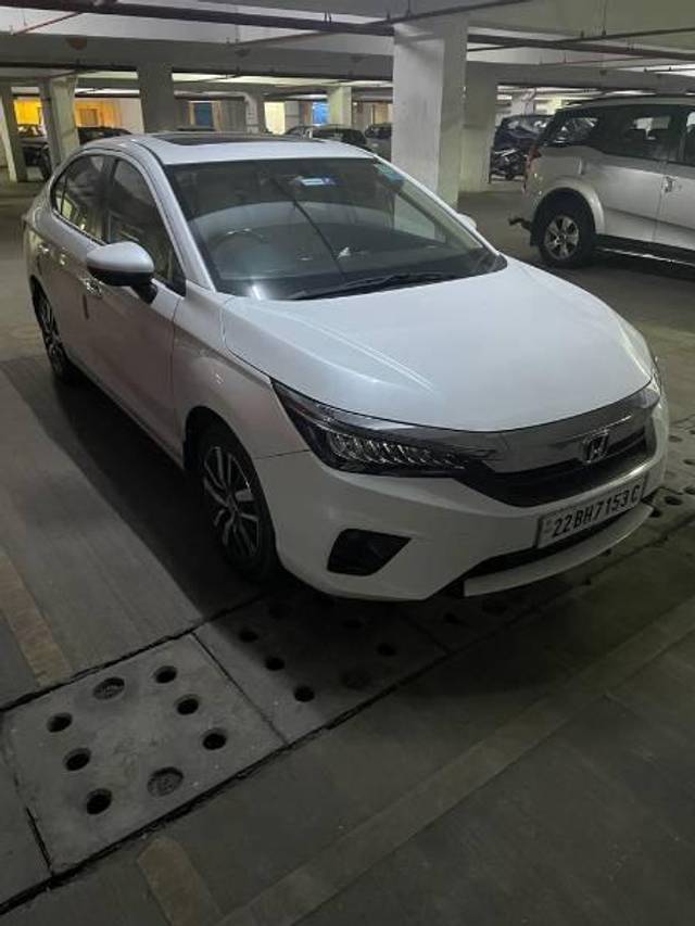 https://images10.gaadi.com/usedcar_image/4157545/original/processed_51316c68-cc4b-4931-bc2f-f813c3bb3c12.jpg?imwidth=6402