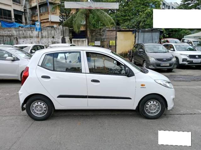 https://images10.gaadi.com/usedcar_image/4157565/original/processed_61f8337d442506b98313ff1d71da5720.jpg?imwidth=6401