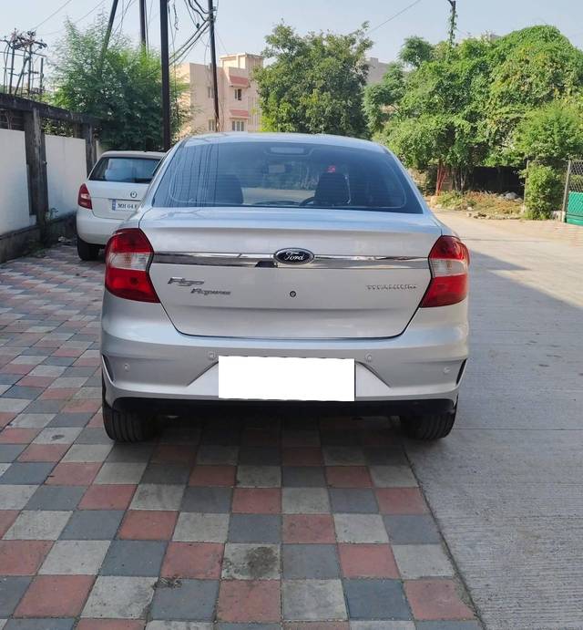 https://images10.gaadi.com/usedcar_image/4157591/original/processed_0b66f1d90ac90807e6d7f3353c0831c6.jpg?imwidth=6401