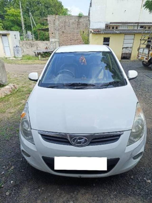 https://images10.gaadi.com/usedcar_image/4157600/original/processed_640f24bd-9cae-45fc-8f10-7cf35a4fdbe2.jpg?imwidth=6402