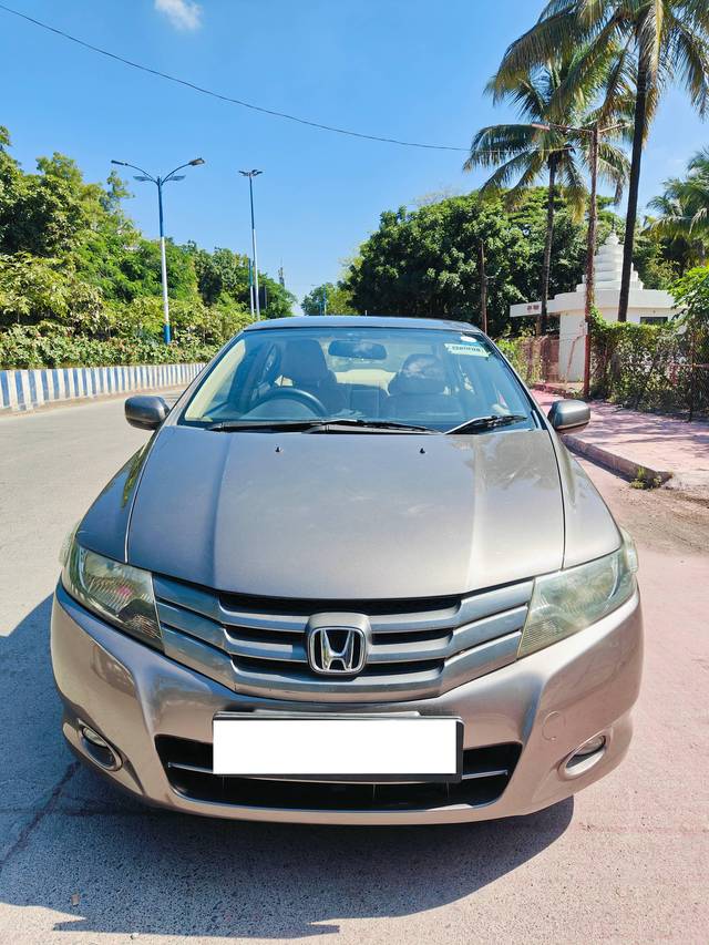 https://images10.gaadi.com/usedcar_image/4157686/original/processed_5252fe06ed05ddf52b9cab8087f0965e.jpg?imwidth=6400