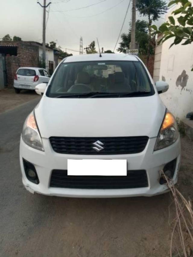 https://images10.gaadi.com/usedcar_image/4157792/original/processed_9e3e8806-f163-4e38-8402-cda63e19225f.jpg?imwidth=6401