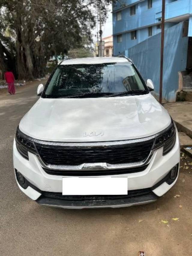 https://images10.gaadi.com/usedcar_image/4157803/original/processed_1ca92cc8-815c-4fd3-b53f-291679109025.jpeg?imwidth=6400