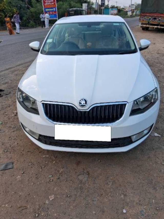 https://images10.gaadi.com/usedcar_image/4157888/original/processed_a2d2d03e-2666-4f70-9753-c626c182010f.jpg?imwidth=6402