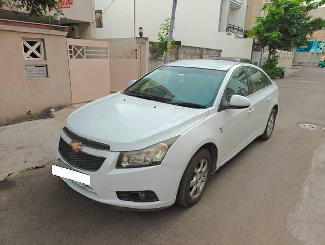 https://images10.gaadi.com/usedcar_image/4157957/original/processed_cb1c9c6e-8b62-410c-aae5-2f09ed6295b9.jpg?imwidth=6402