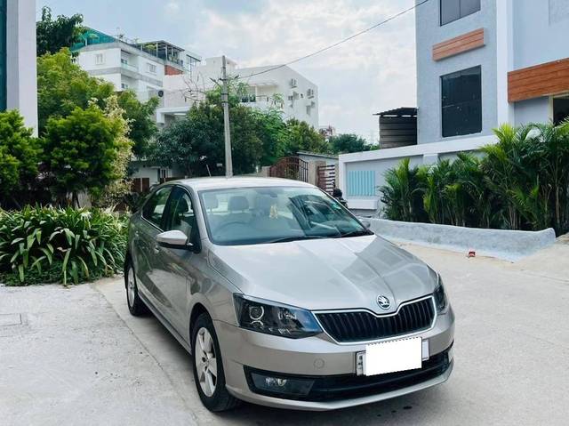 https://images10.gaadi.com/usedcar_image/4157979/original/processed_c7b3d3cf1b91f3dd7cc377a9b226506c.jpeg?imwidth=6400