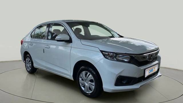 https://images10.gaadi.com/usedcar_image/4158040/original/c0296d5e4aeaf88c1b13b57819434089.jpg?imwidth=6400