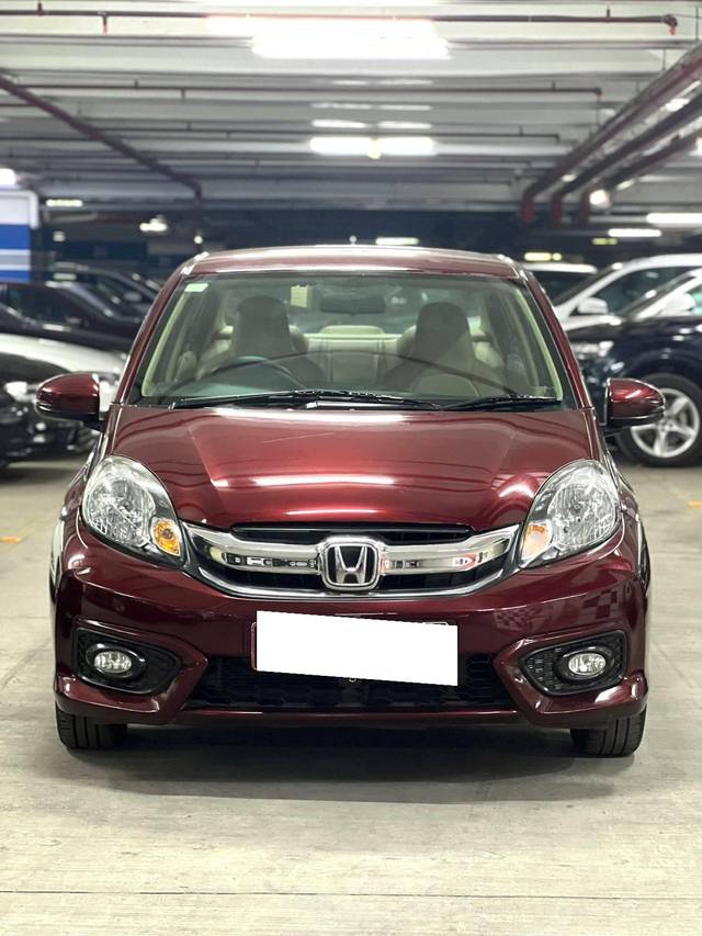 https://images10.gaadi.com/usedcar_image/4158139/original/processed_cecf4c02b201540a0935ab38ceee1d66.jpg?imwidth=6402