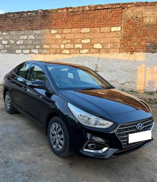 Hyundai Verna 2017-2020 Hyundai Verna CRDi 1.4 EX