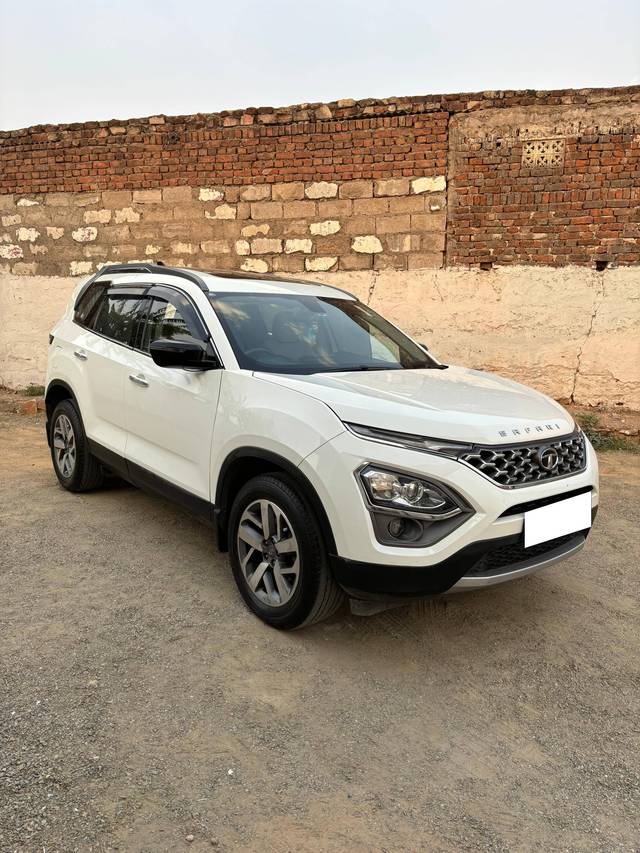 https://images10.gaadi.com/usedcar_image/4158398/original/processed_14c2bfb2db317f1ec9b56cf94b24f586.jpg?imwidth=6400