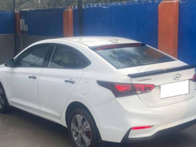 https://images10.gaadi.com/usedcar_image/4158674/original/processed_274a6893-038d-48f7-af81-108dd308ecac.jpeg?imwidth=6401