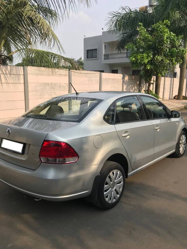 https://images10.gaadi.com/usedcar_image/4158748/original/processed_4a2c3d94-cd88-4fae-a371-297606005b36.jpeg?imwidth=6402