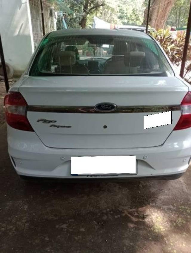 https://images10.gaadi.com/usedcar_image/4158838/original/processed_8722cbdc-4416-46ab-9e06-012caaf0d75f.jpeg?imwidth=6402