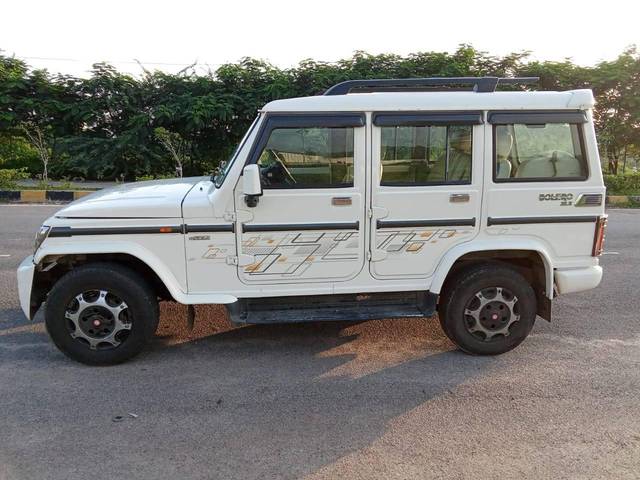 https://images10.gaadi.com/usedcar_image/4158868/original/processed_5152ec3939844b165630db25356736d9.jpg?imwidth=6402