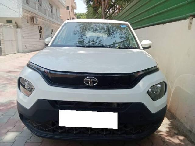 https://images10.gaadi.com/usedcar_image/4158930/original/processed_63210a8c-7533-42f7-8f4b-8856dd9c71f4.jpg?imwidth=6400