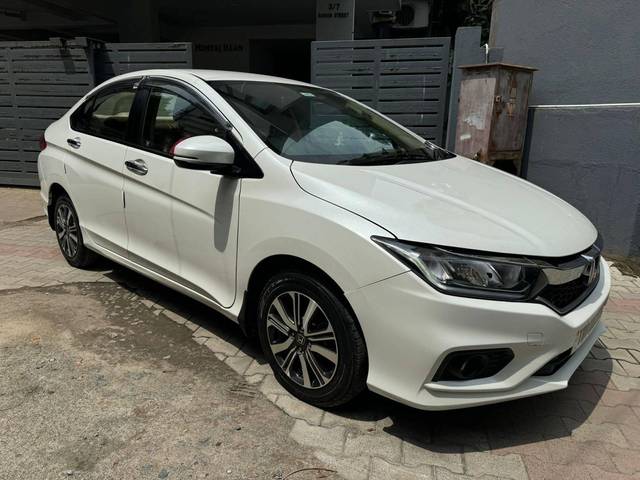 https://images10.gaadi.com/usedcar_image/4158945/original/processed_ec885447abbdb38e2644a10ef30bc249.jpg?imwidth=6400