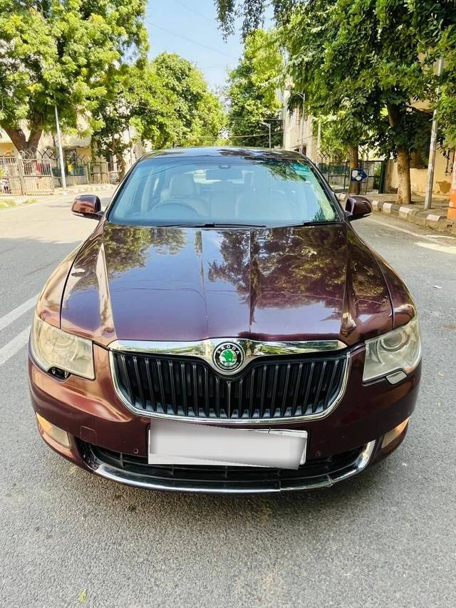 https://images10.gaadi.com/usedcar_image/4159029/original/processed_0870602a86507bd1a5a2fa0375517ebc.jpg?imwidth=6402