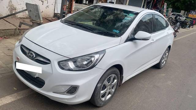 https://images10.gaadi.com/usedcar_image/4159060/original/processed_17b909d3-7c2a-4eef-af62-70a1e50e2f04.jpg?imwidth=6402