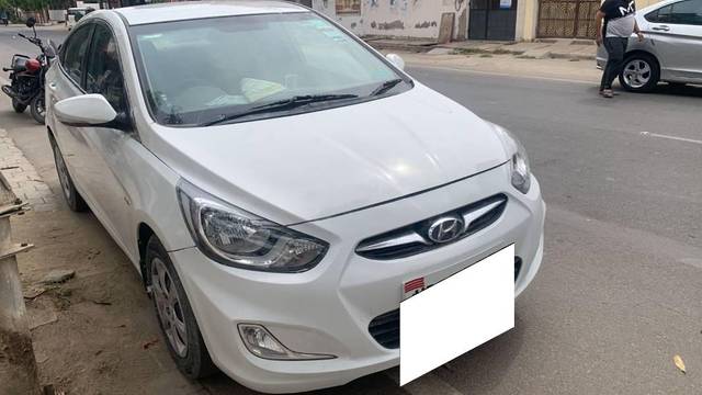 https://images10.gaadi.com/usedcar_image/4159060/original/processed_7cc6ebeb-476d-413f-8f80-10d01f281390.jpg?imwidth=6400