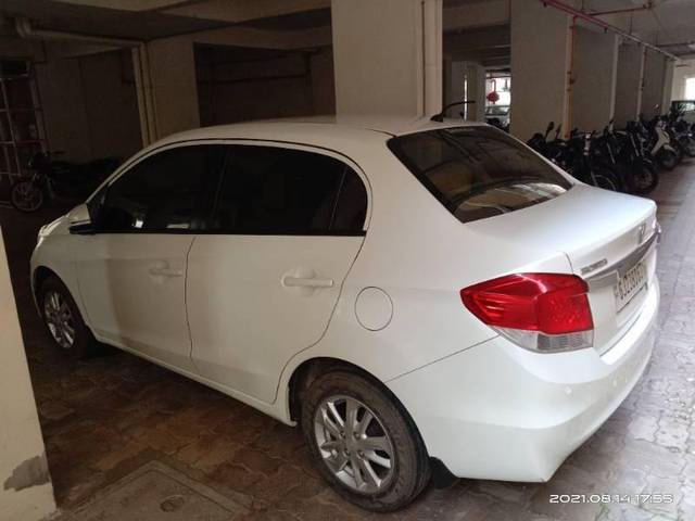 https://images10.gaadi.com/usedcar_image/4159068/original/processed_af8966a0-6a82-4085-9f0b-fa0b677495a9.jpg?imwidth=6402